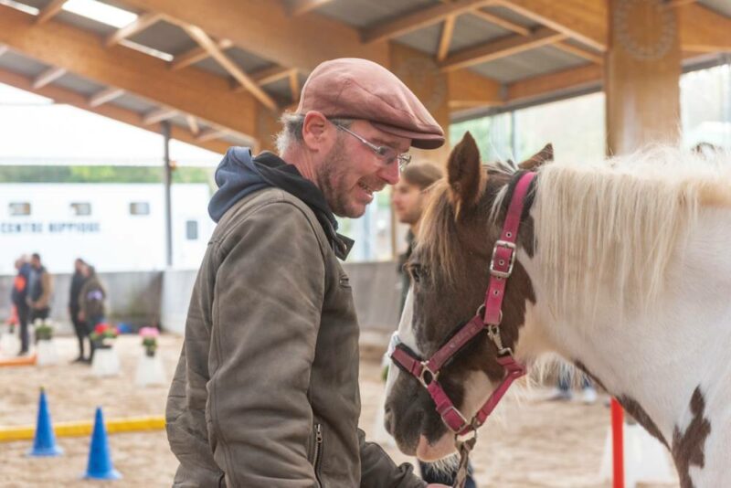 Teambuilding cheval insolite western, mountain trail, du cheval à l'homme