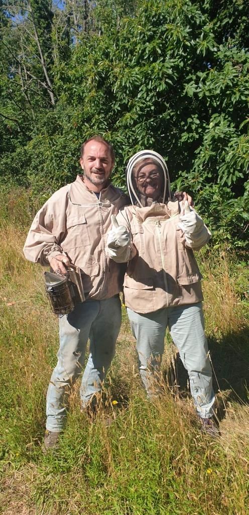 Activité vie d'un apiculteur en Vallée de Chevreuse (78/91) ruches, abeille, miel biologique