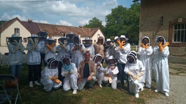 Séminaire teambuilding apiculteur en Vallée de Chevreuse (78/91) ruches, abeille, miel biologique, problématiques de groupes, équipes