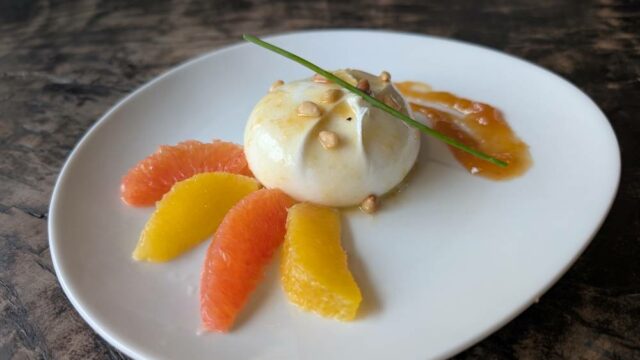 Burratta orange et pamplemousse, Kitchen Vallée 78/91 réception service à l'assiette