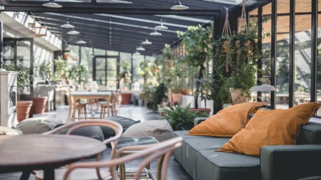 Restaurant en verrière face à la forêt Le Barn**** Vallée de Chevreuse