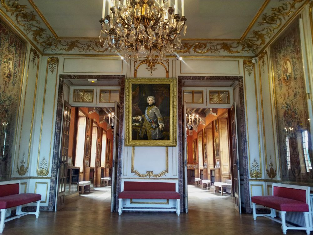 Château de Breteuil enfilade de salons et grande galerie