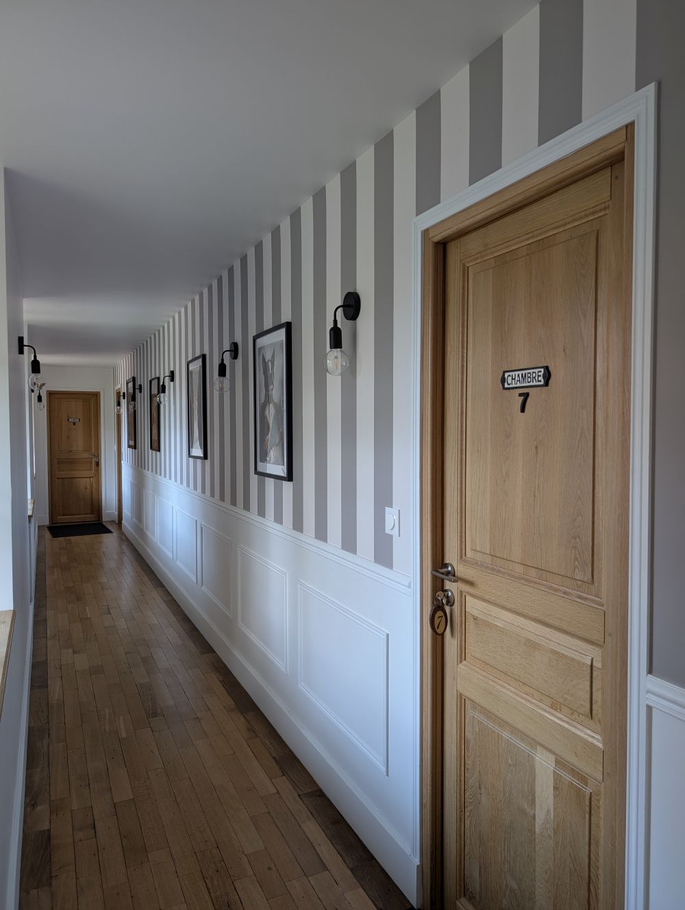 Couloir décoré Clocher de la Duchesse