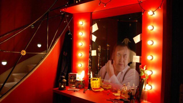 Loge de Raymond Devos