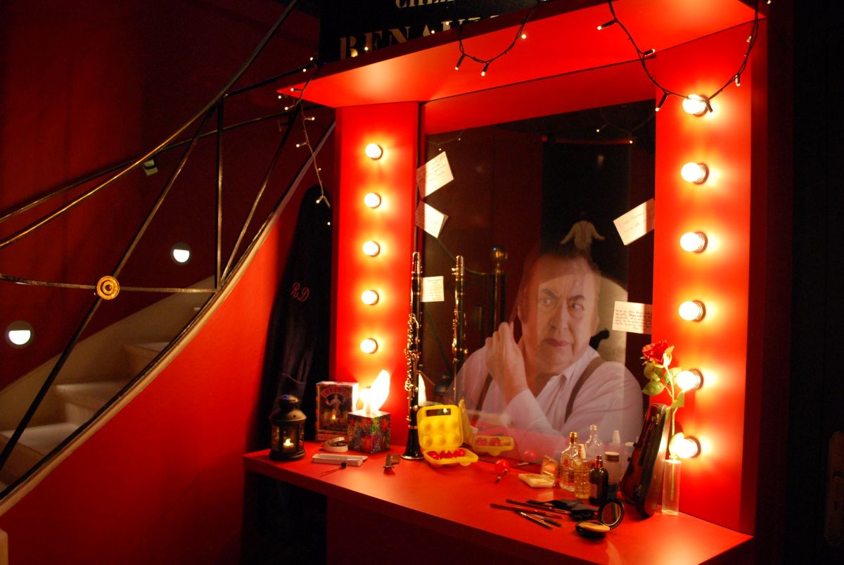 Loge de Raymond Devos