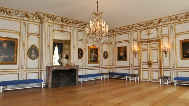 Château de Breteuil salon doré