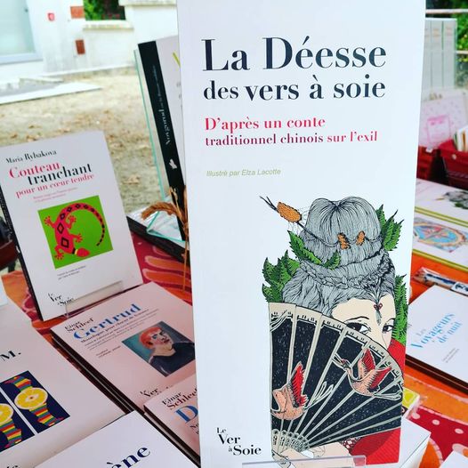 Livre édition Le Ver à Soie