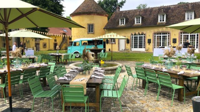 place de la fontaine Château de Vaugrigneuse