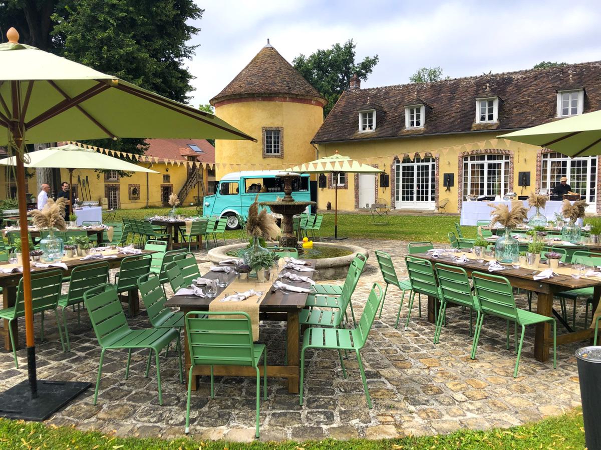 place de la fontaine Château de Vaugrigneuse