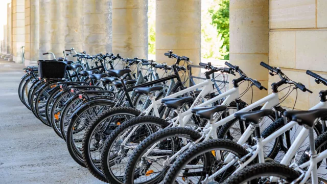 prêt de vélos château de Rochefort